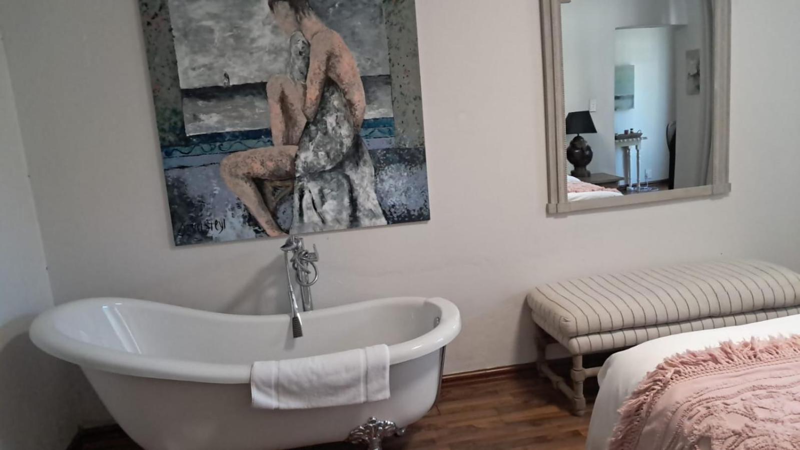 Art And Soul Restaurant, Accommodation, French Bar And Art Gallery Парейс Екстериор снимка