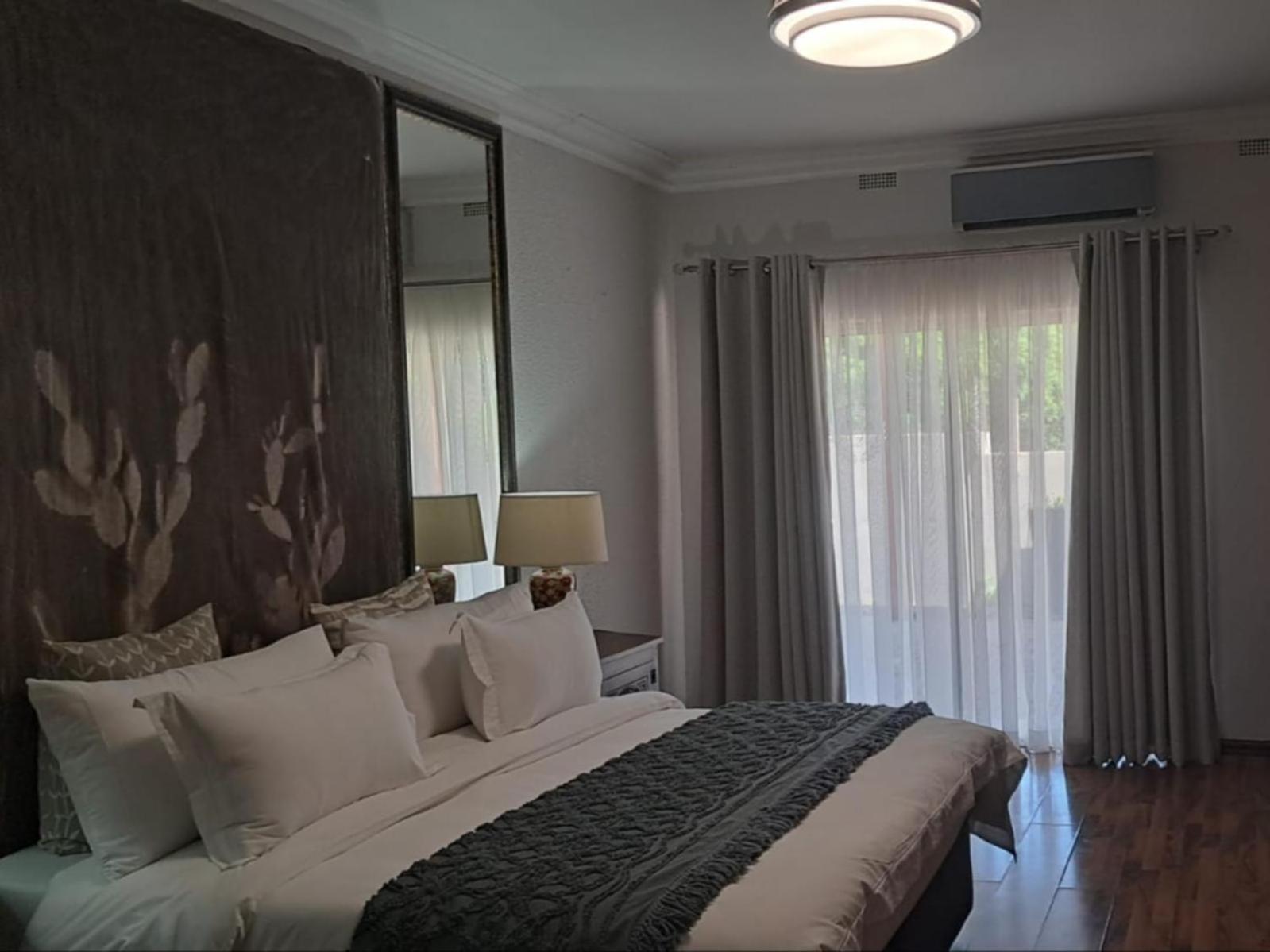 Art And Soul Restaurant, Accommodation, French Bar And Art Gallery Парейс Стая снимка