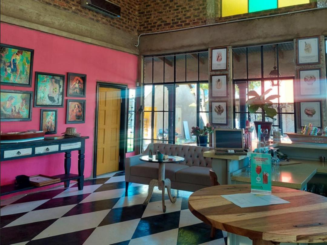 Art And Soul Restaurant, Accommodation, French Bar And Art Gallery Парейс Екстериор снимка