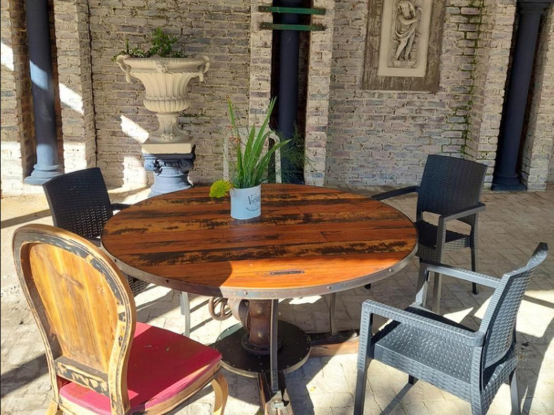 Art And Soul Restaurant, Accommodation, French Bar And Art Gallery Парейс Екстериор снимка