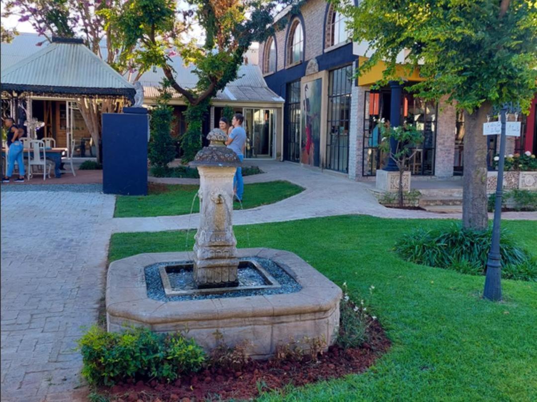 Art And Soul Restaurant, Accommodation, French Bar And Art Gallery Парейс Екстериор снимка