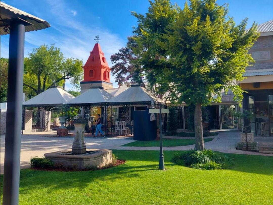 Art And Soul Restaurant, Accommodation, French Bar And Art Gallery Парейс Екстериор снимка